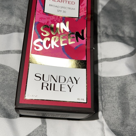 New Sunday Riley Light Hearted Broad Spectrum SPF 30 Sunscreen 1.5 oz - Picture 4 of 5